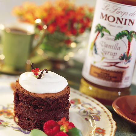 Monin Monin Vanilla Syrup 750mL Bottle, PK12 M-AR045A